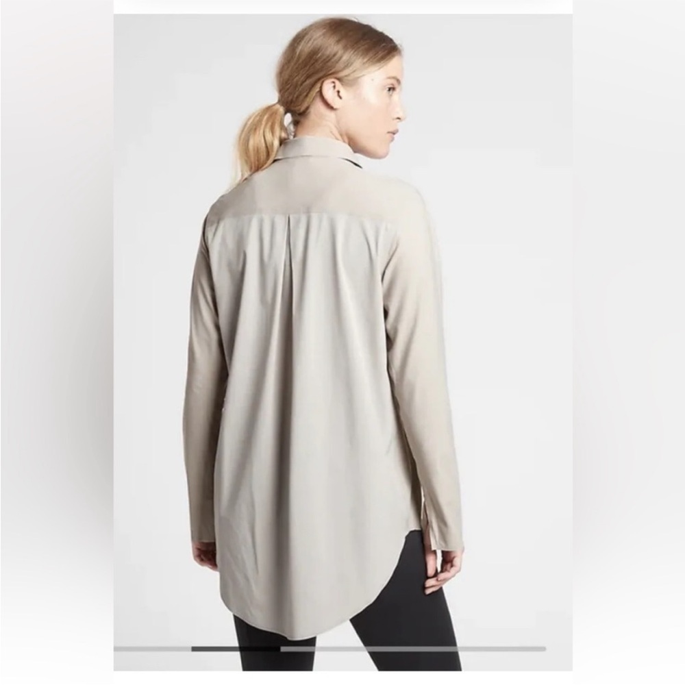 Athleta Urbanite Blouse Button Up Bone Gray Beige size small